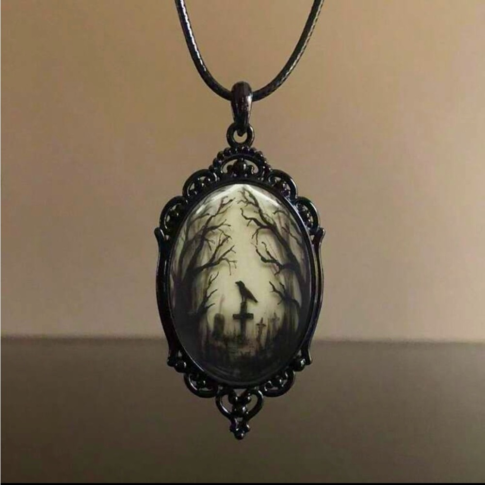 Black Gothic Pendant Necklace NEW 🏷️
